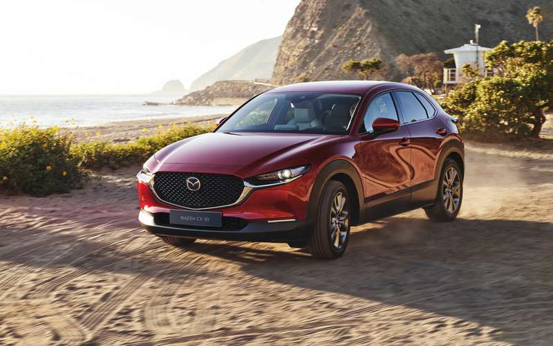 Новая Mazda CX-30 — названы цены