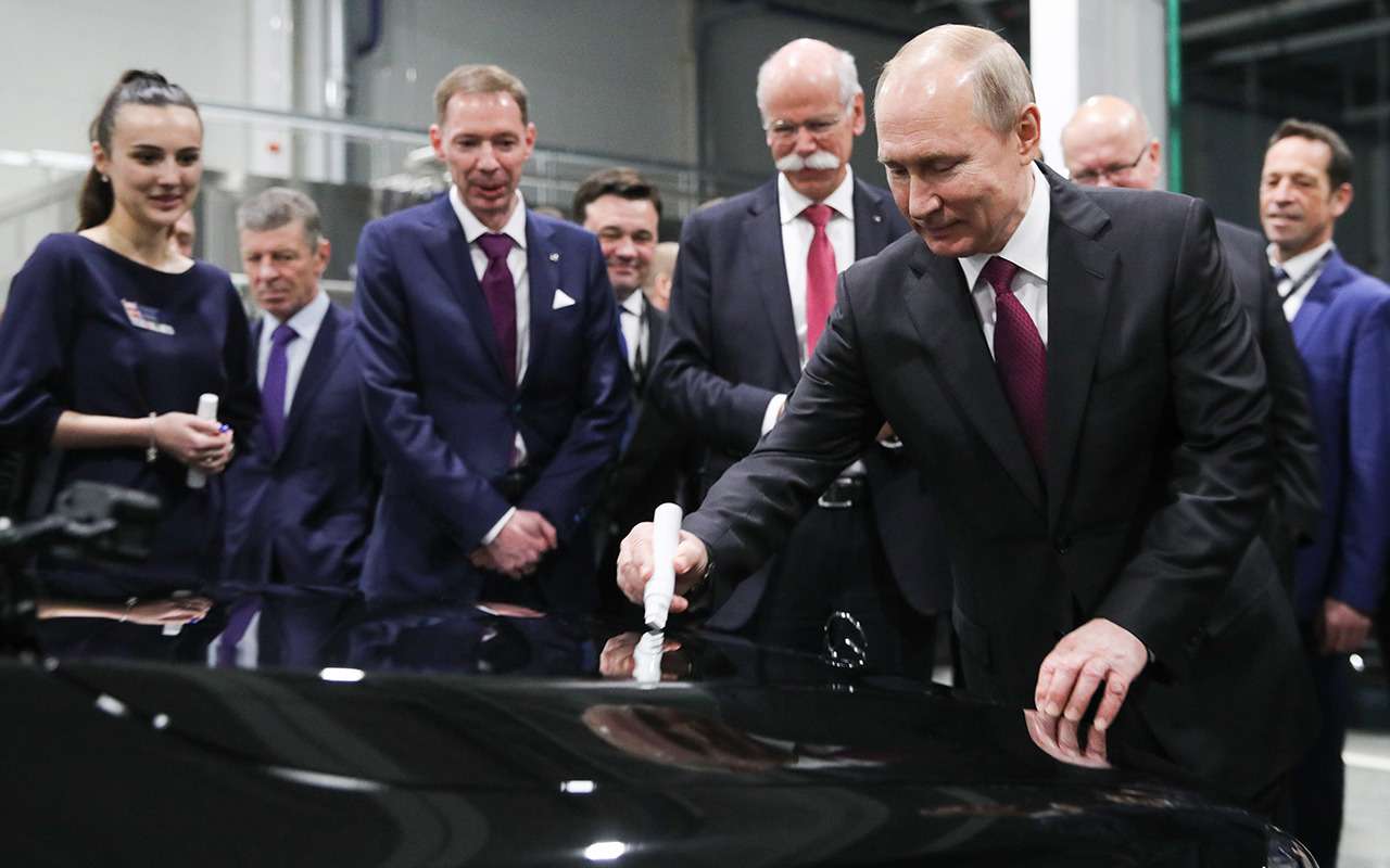 Путин открыл российский завод Mercedes-Benz — фото 963026