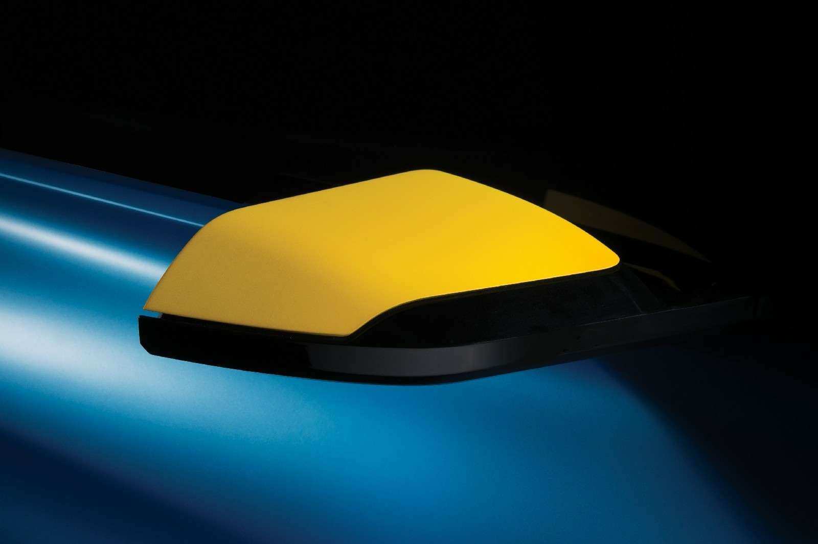 Зверо-Зоя: Renault превратила электрический хэтчбек в гоночного монстра — фото 718646