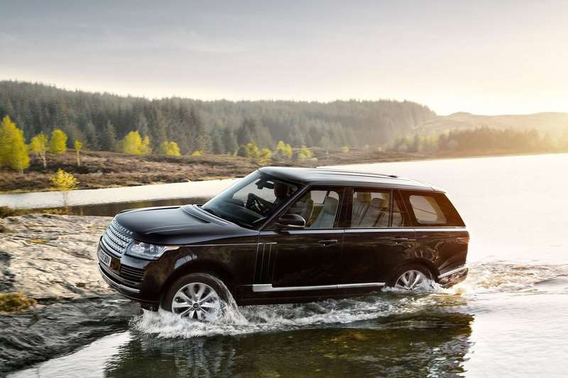 New Land Rover Range Rover side-front view_no_copyright