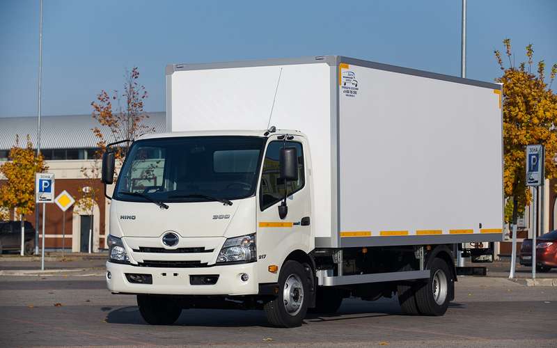 HINO 300: лучший среднетоннажный грузовик года на COMTRANS 2021