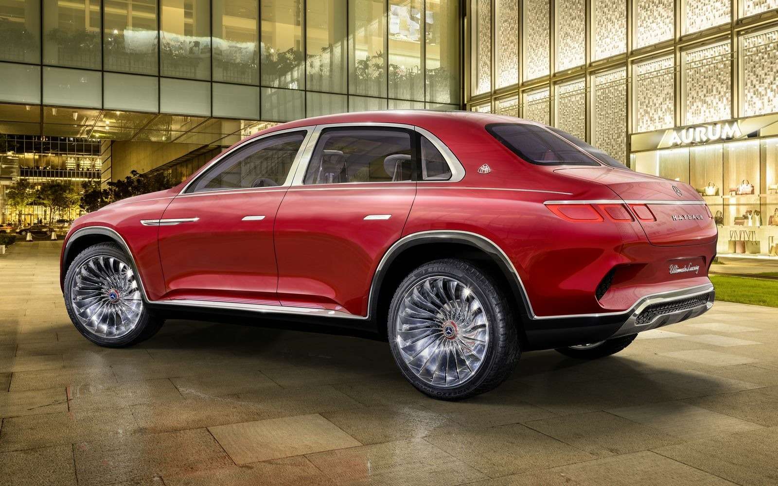 Кросс-седан Mercedes-Maybach Ultimate Luxury: золото, чайник, электричество — фото 865373