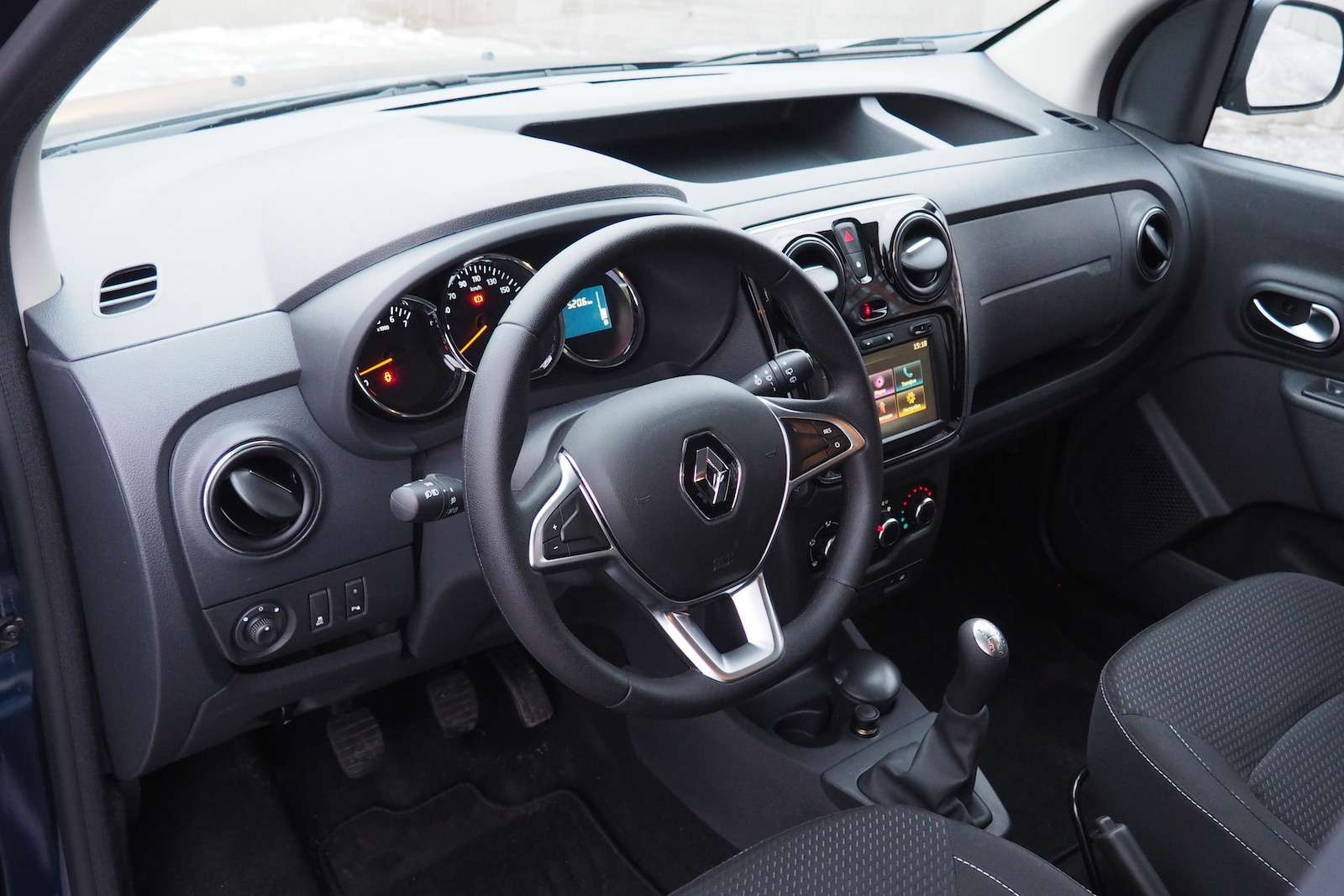 Renault Dokker — первый тест и первые вопросы — фото 825728