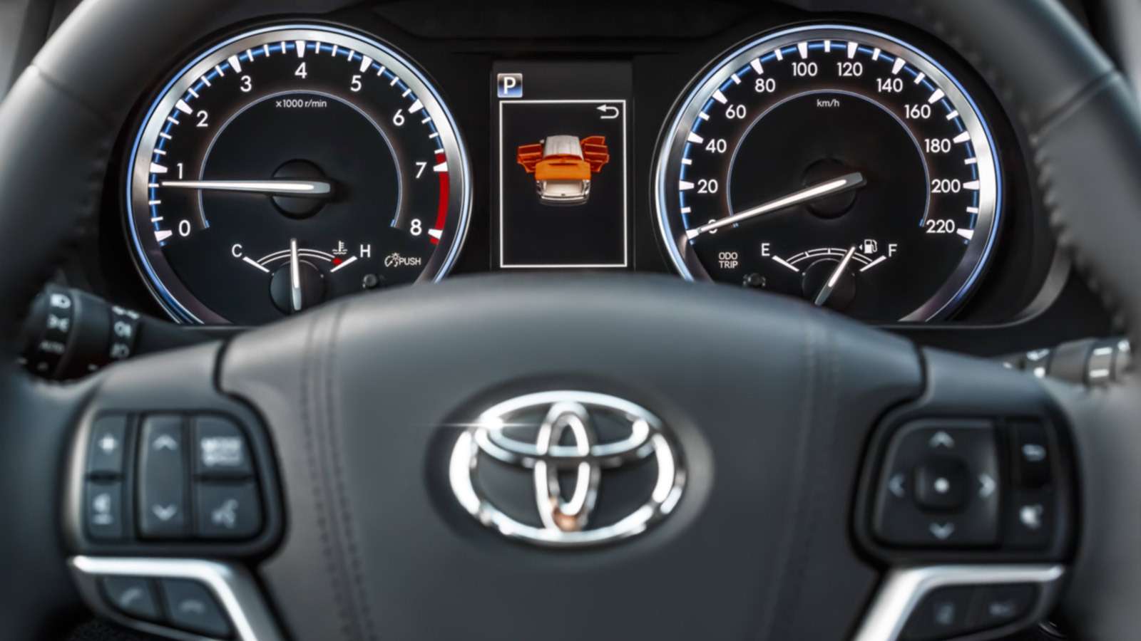 Toyota снизила в России цены на кроссовер Highlander — фото 800970