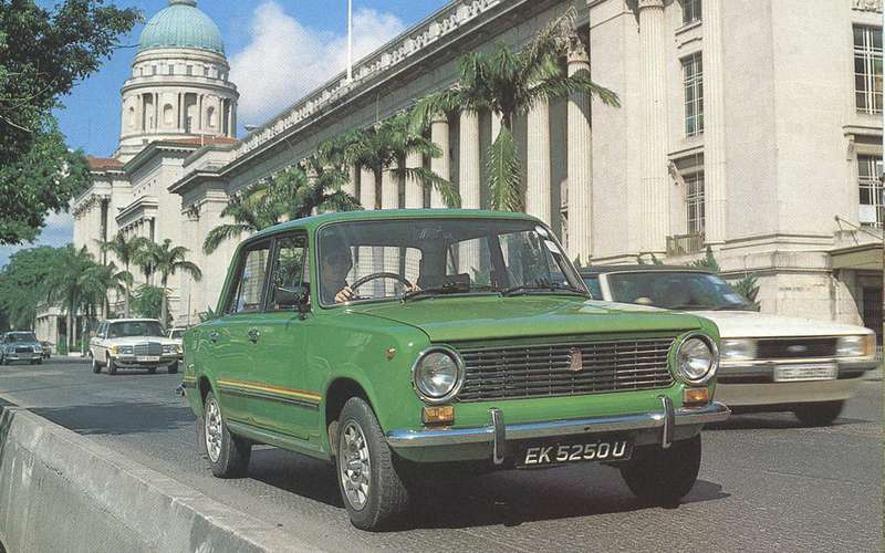 Export VAZ-2101.  He is also a Lada 1200 with a right-hand drive.