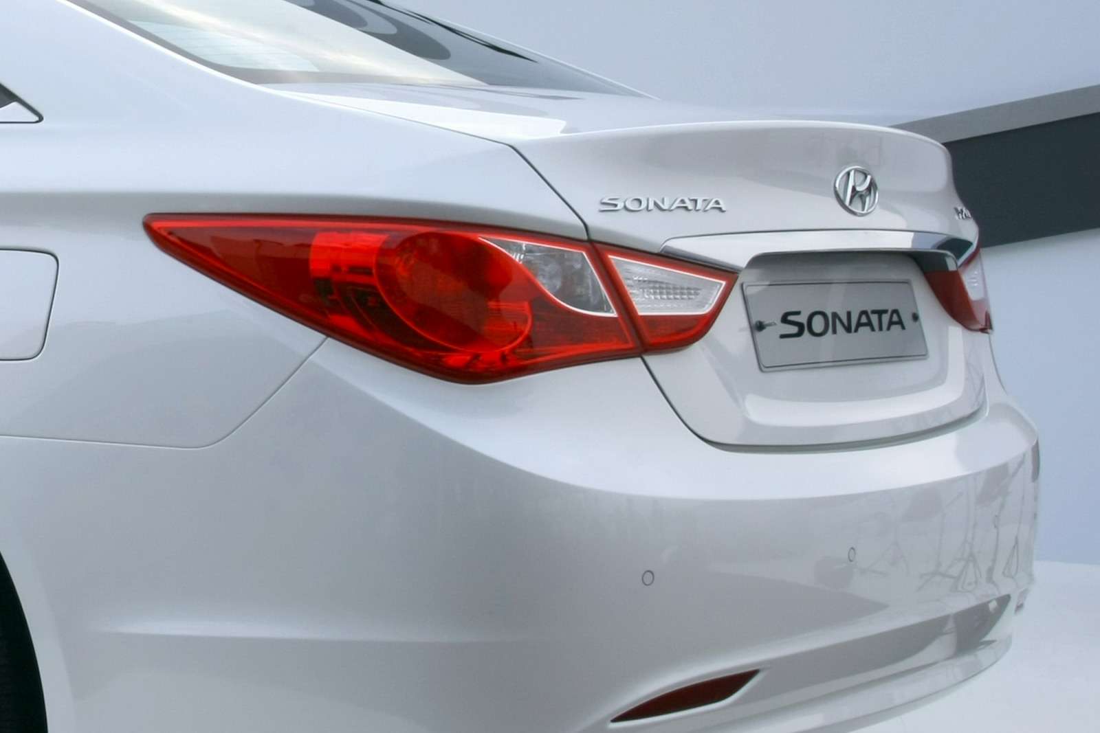 2011-Hyundai-Sonata-17