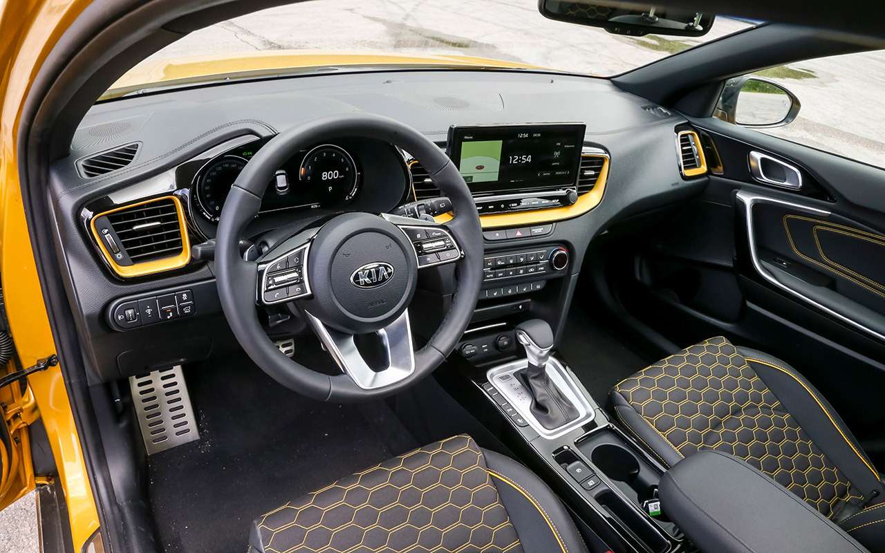 Новый Kia XCeed: сравнили две версии «почти кроссовера» — фото 1143621