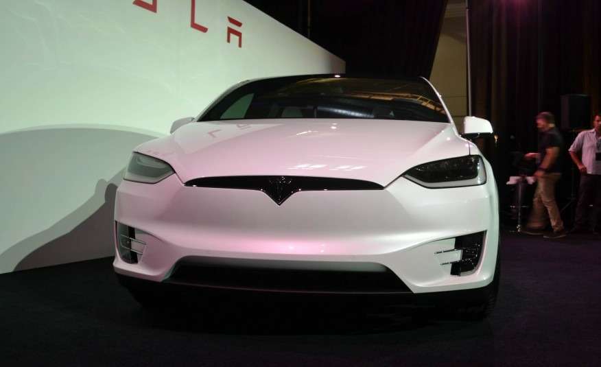 2016-Tesla-Model-X-111-876x535
