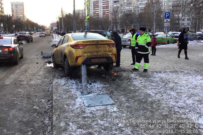 Яндекс будет блокировать таксистов-лихачей
