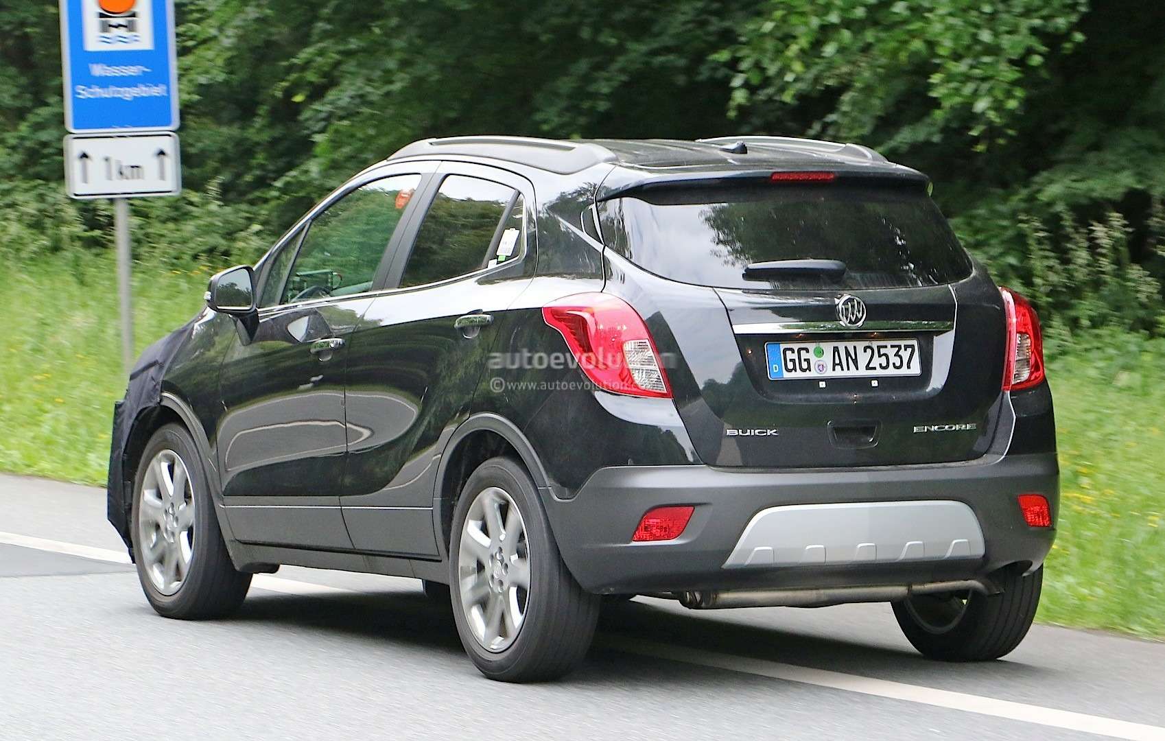 2017-buick-encore-spied-in-germany-photo-gallery_8