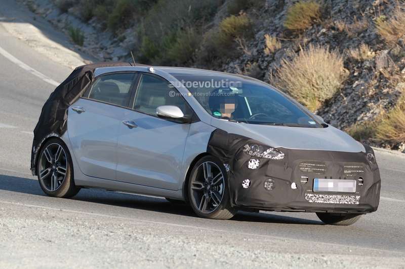 spyshots-hyundai-i30-n-hot-hatch-seen-for-the-first-time_3