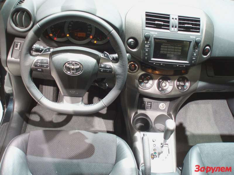 Интерьер Toyota RAV 4