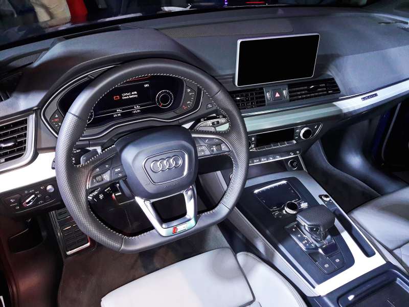 Audi Q5 заглянул в Москву из Парижа