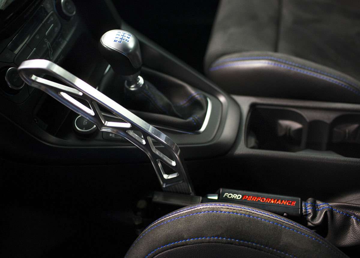 Электронный ручник для дрифта? 999 долларов, Ford Focus RS, и он ваш — фото 812595