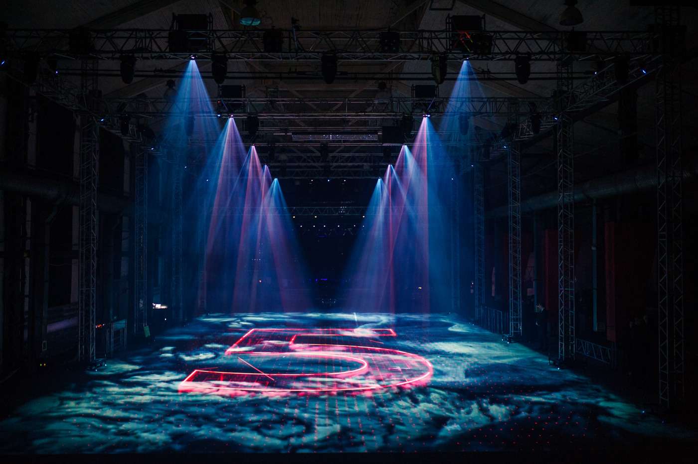 Audi отметила старт продаж А5 и S5 Coupe в России световым 3D-шоу — фото 665821