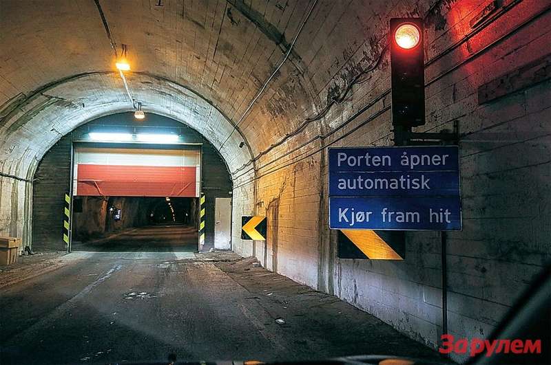 Автоматические ворота в туннелях призваны поддерживать внутри оптимальную температуру.