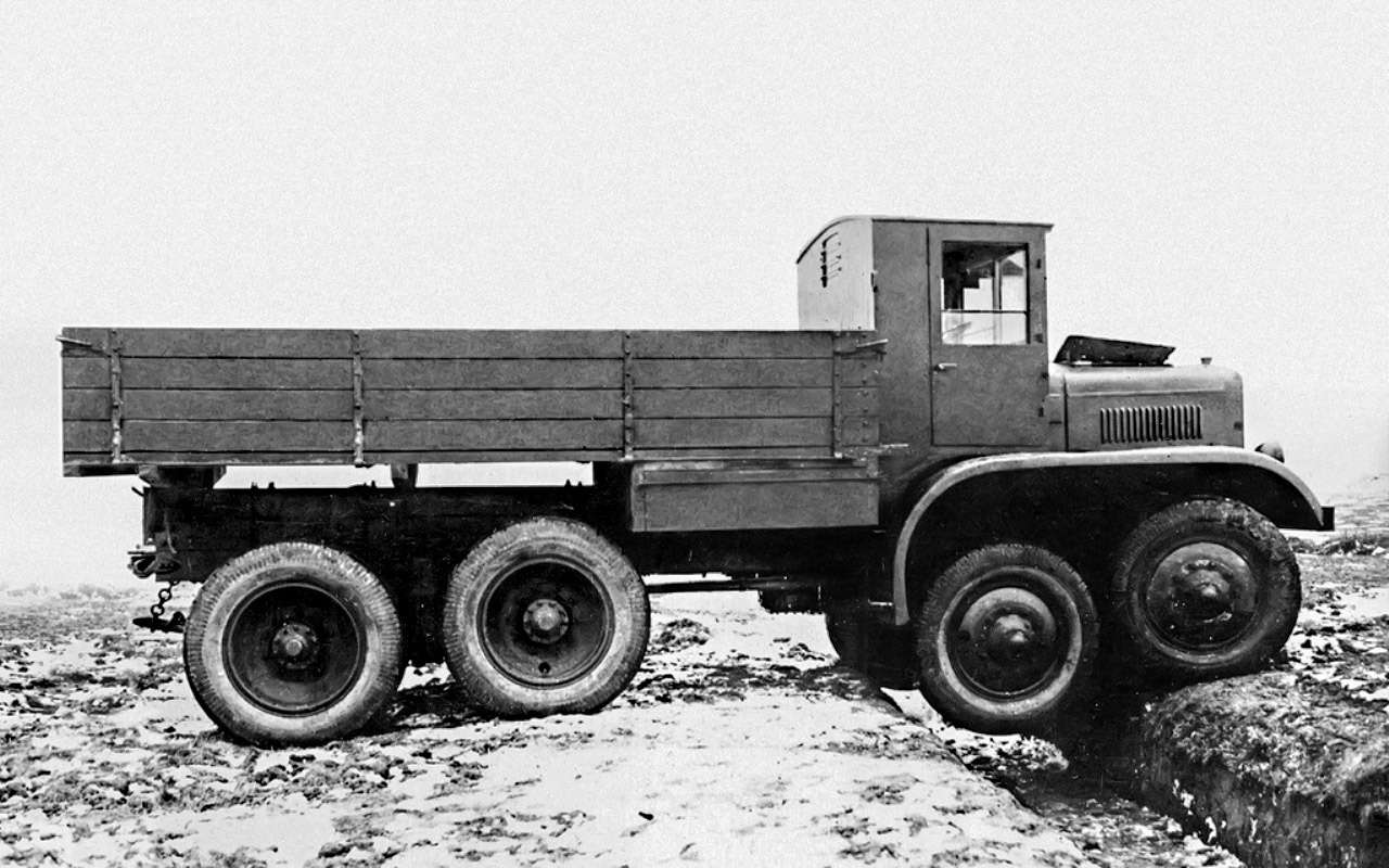 Уникальный четырехосный грузовик ЯГ‑12: символ мощи Советов — фото 1275726