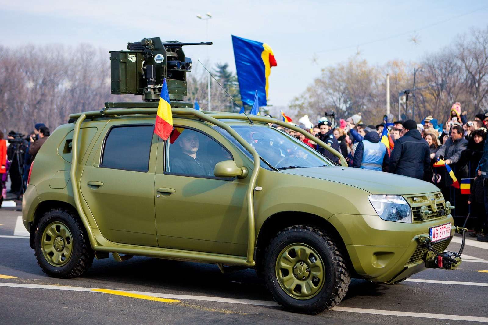 В Румынии показали военный вариант Dacia Duster