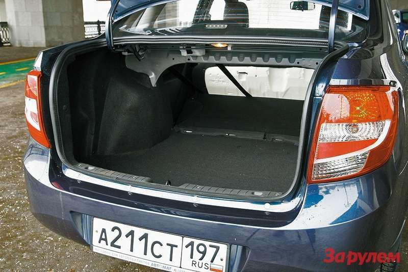 Большой и функциональный багажник – один из козырей Granta