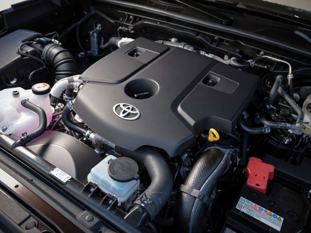 Toyota объявила российские цены на Fortuner — фото 779058