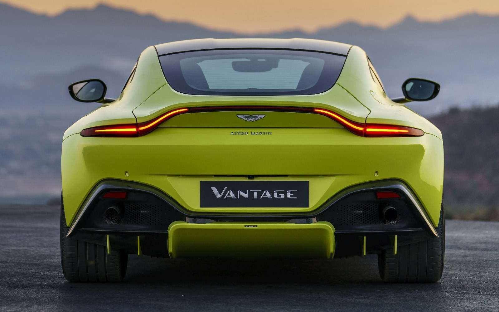 Проверено Джеймсом Бондом: представлен новый Aston Martin Vantage — фото 818856