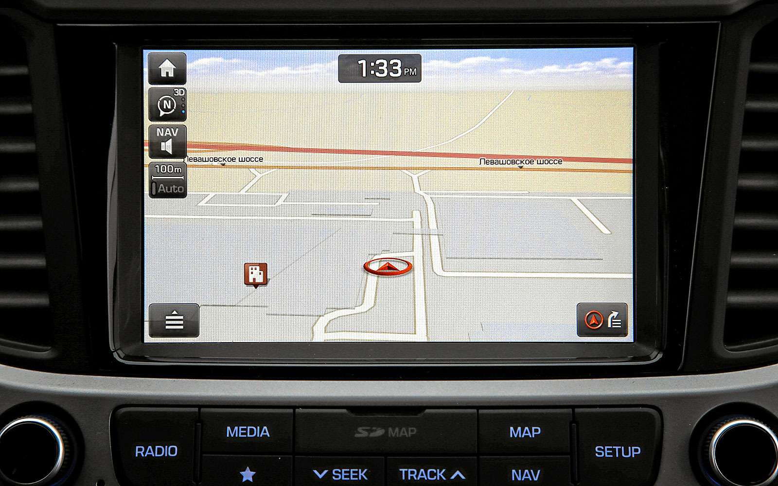 Интерфейс встроенного навигатора нидерландской компании Tom-Tom интуитивно понятен. Любопытно, что эта навигационная система пока недоступна более дорогим моделям Hyundai Elantra и Creta.