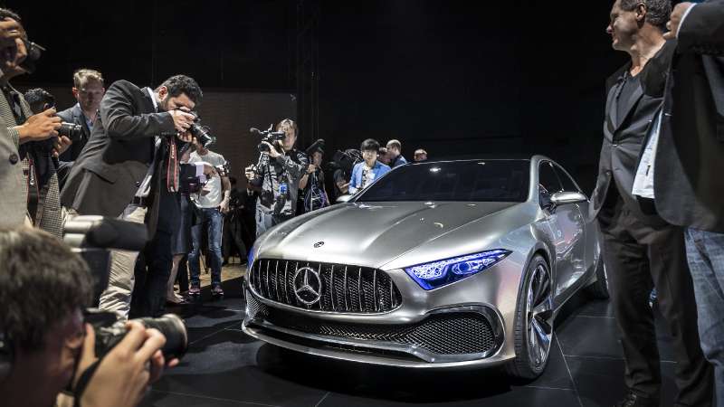 Прямолинейная чувственность: Mercedes-Benz Concept A Sedan дебютировал в Шанхае