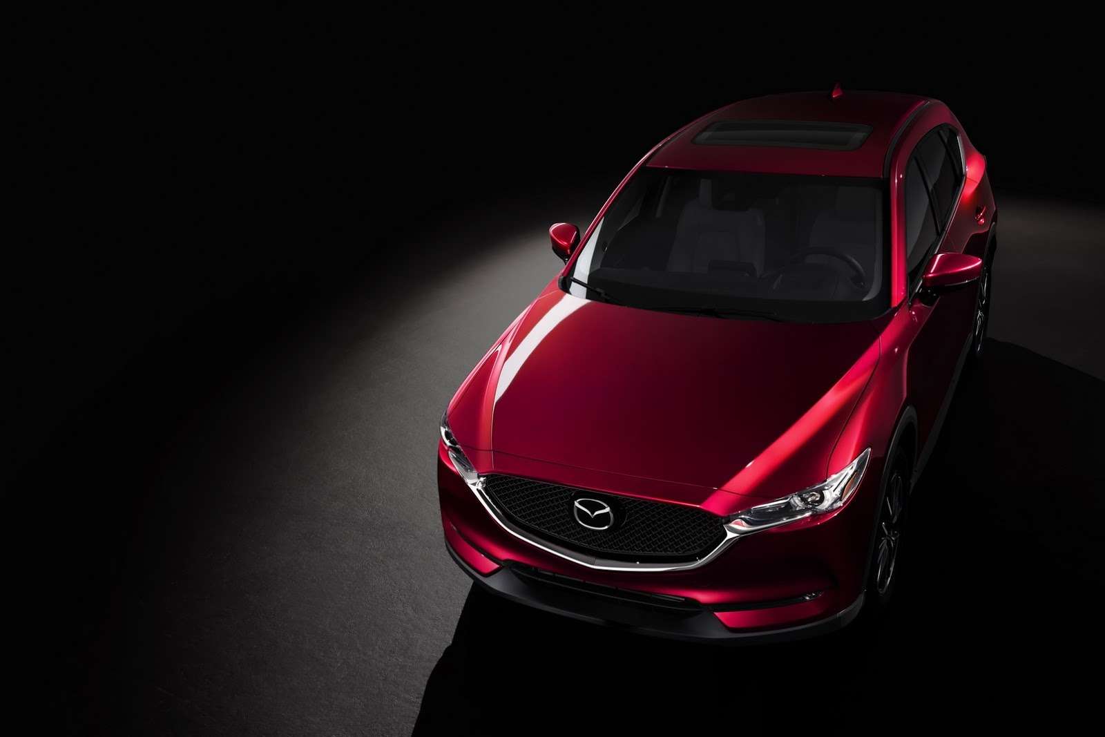 Глубокий блеск: Mazda представила новый кроссовер CX-5 — фото 664423