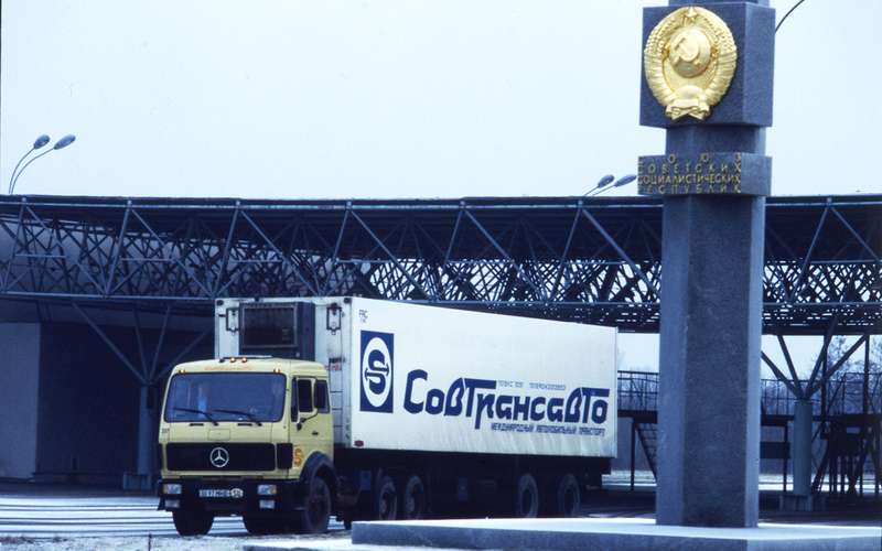 15 иностранных грузовиков, которые помогали строить СССР