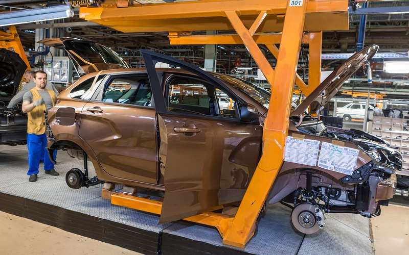 АВТОВАЗ продолжит выпускать автомобили на платформе Renault