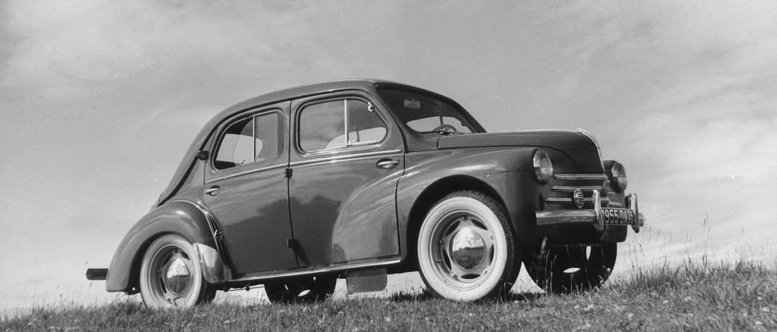 Renault 4CV 1946 года стала первой малолитражкой, примерившей новые шины Michelin.