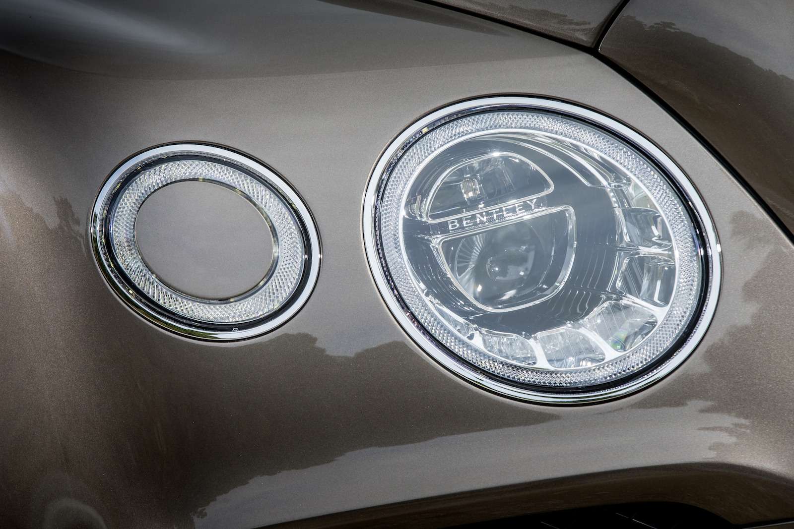 Bentley Bentayga Diesel: 4,8 до сотни — самая медленная версия! — фото 884134