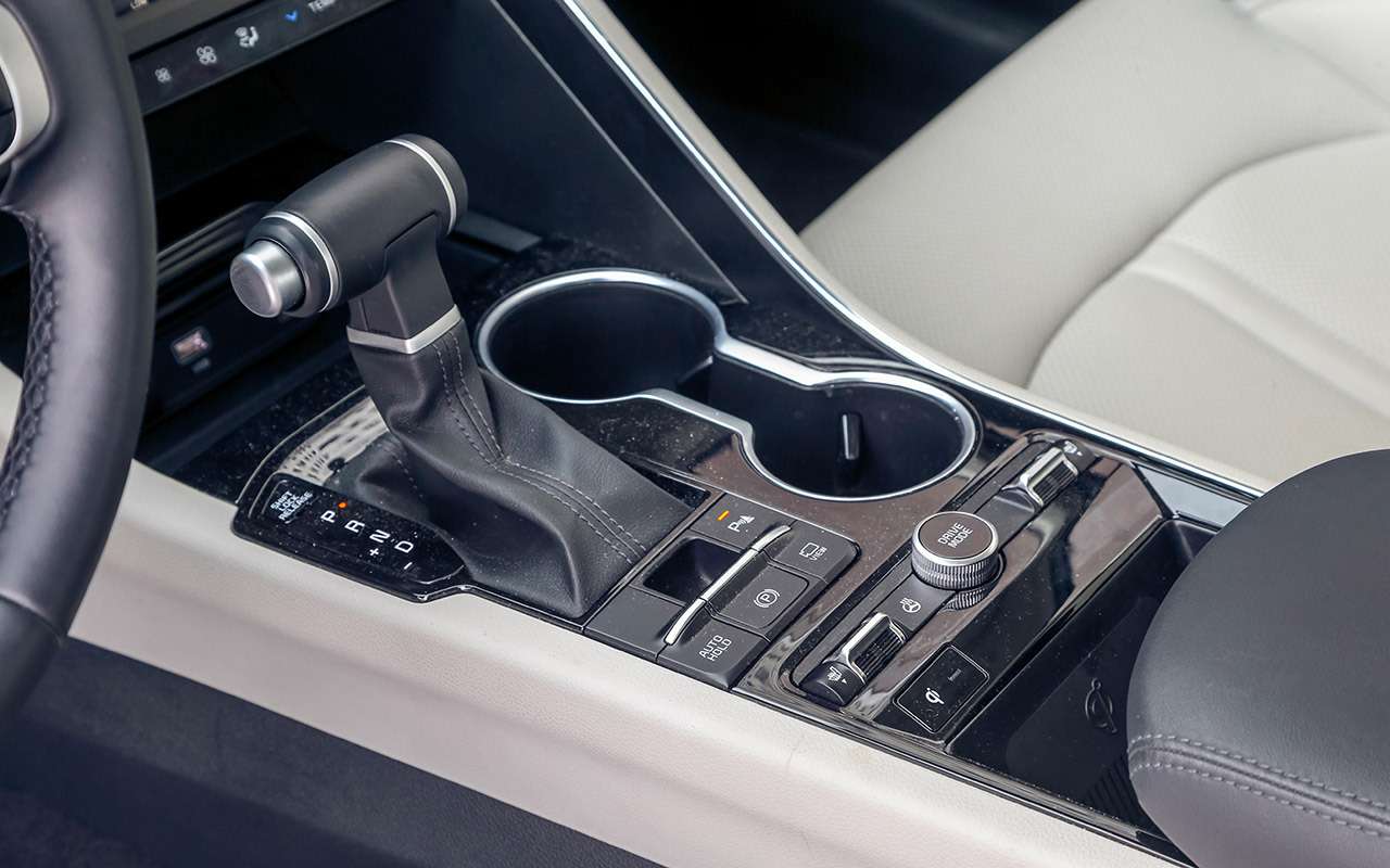 Новый Kia K5 или пятилетний Jaguar XF за те же деньги? — фото 1322410