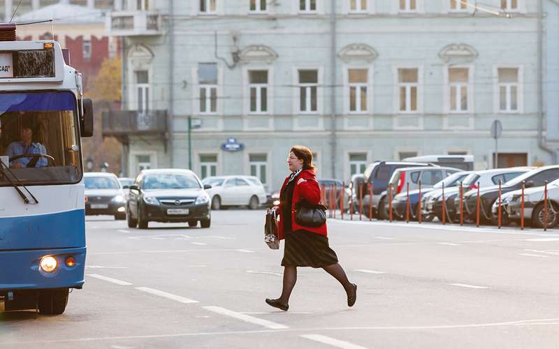 Всегда ли пешеход прав? — Нет! Но в России — да!