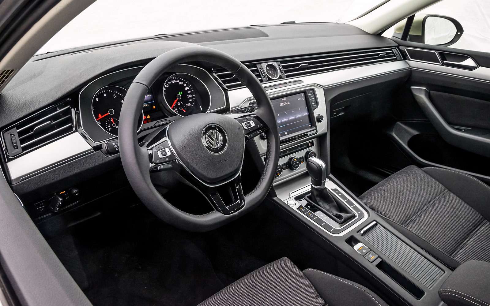 Volkswagen Passat Variant или Alltrack: за что доплата? — фото 693502