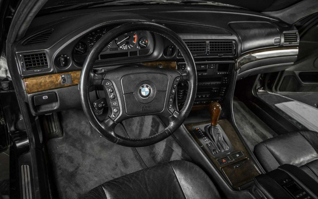 BMW застреленного Тупака никак не продадут — все дело в дырках — фото 1059708