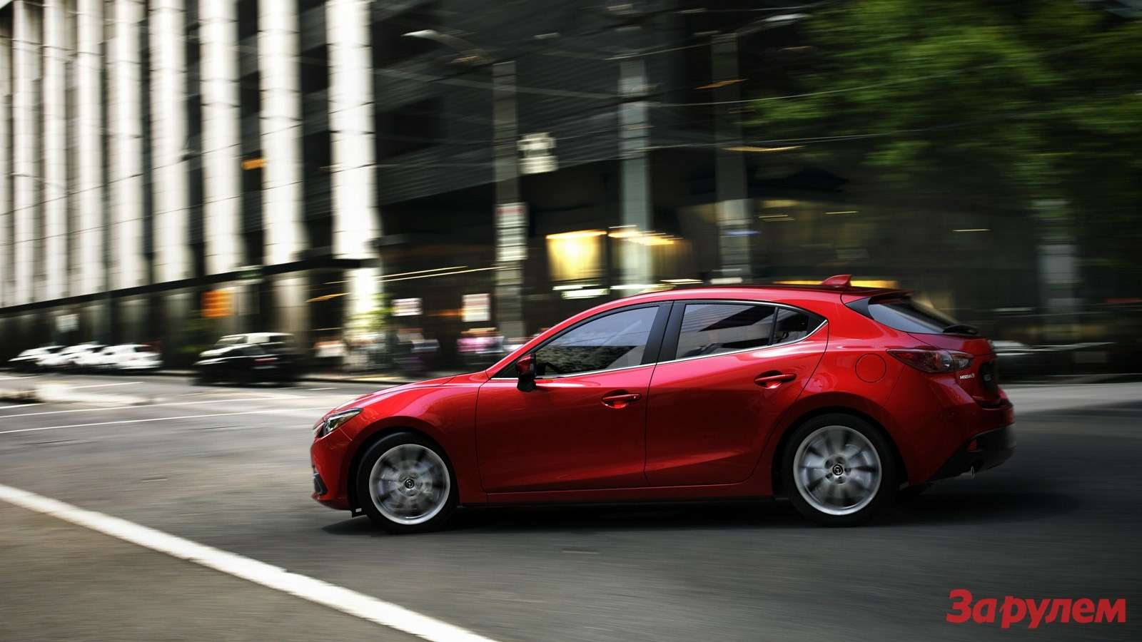 Mazda3 Hatchback 2013 action 02 copy