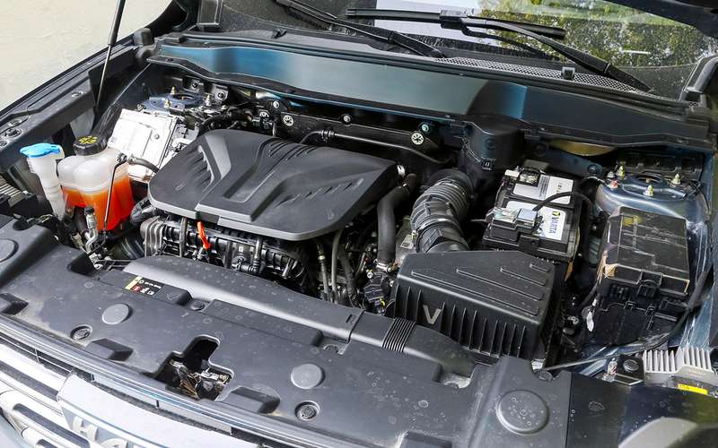 Турбодвигатель GW4N20 объемом два литра начали выпускать в 2020 году, и говорить о его надежности пока рано. Из «импортного» в нем форсунки, модуль управления и катушки зажигания (всё это Bosch). Остальное — китайское.