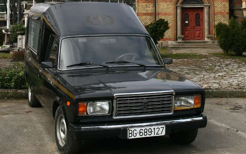 Югославский катафалк с «лицом» ВАЗ-2107