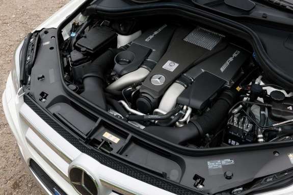 Mercedes-Benz GL 63 AMG engine compartment