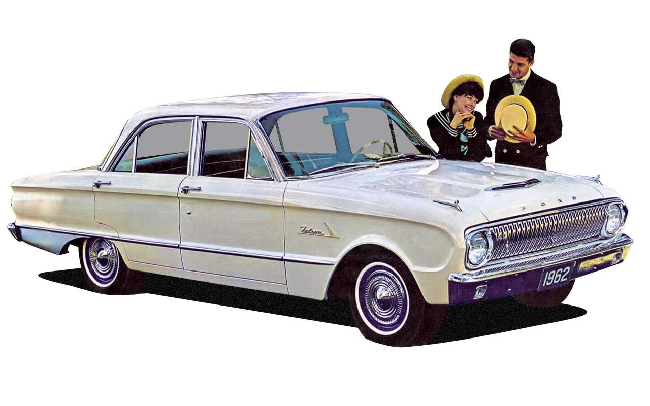 Облицовкой радиатора и встроенными в нее фарами Волга немного напоминала американский Ford Falcon 1963 года.