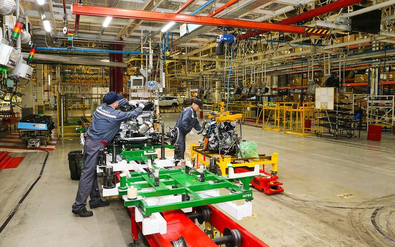 Шасси собирается на платформах, использовавшихся на заводе еще при производстве автомобилей Renault.