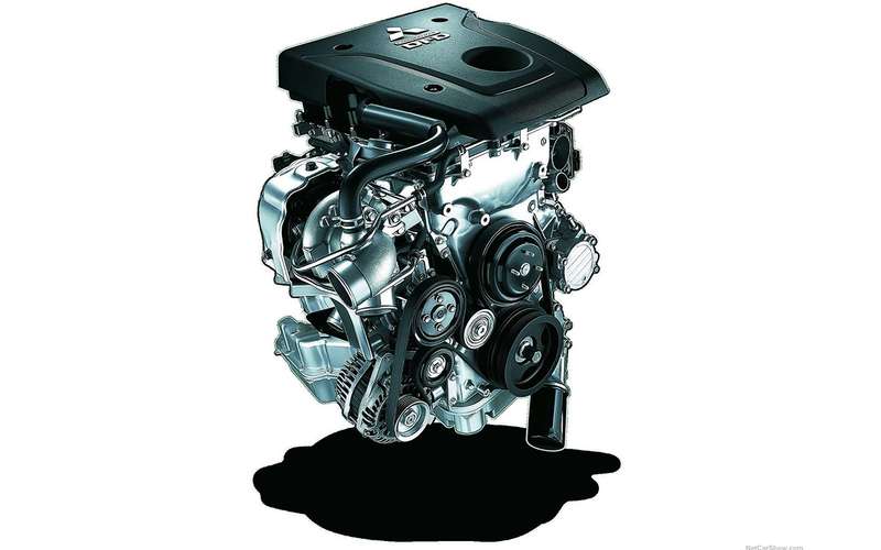 Дизельный двигатель Mitsubishi 4N15 сменил 2,5-литровый 4D56. При меньшем объеме, 2,4 литра, он мощнее, тяговитее и экономичнее (как утверждают в Mitsubishi Motors - на целых 20%). Двигатель питает топливная система Common Rail.