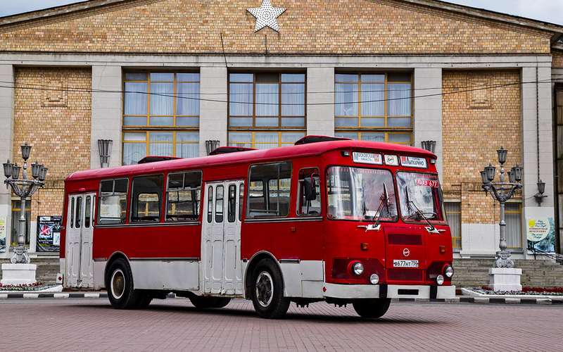 Автобус ЛиАЗ-677 — ретротест под «звон бутылок»