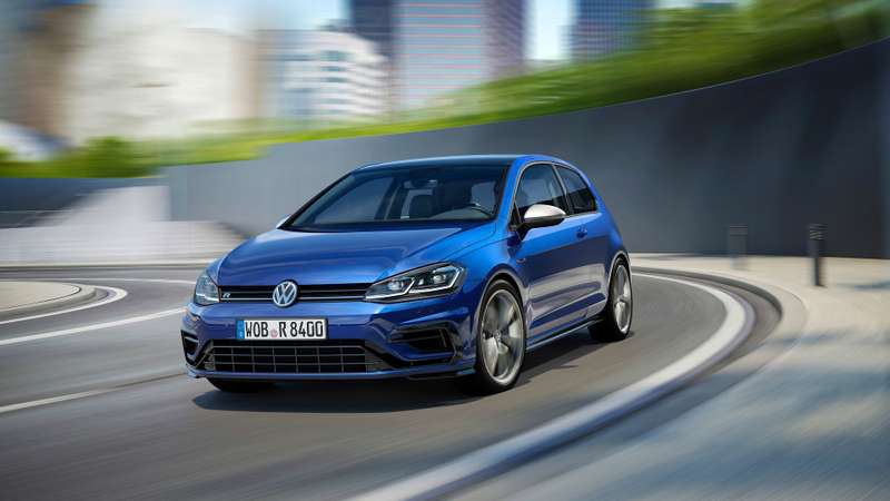 «Литр» и R: Volkswagen Golf продолжает обновление