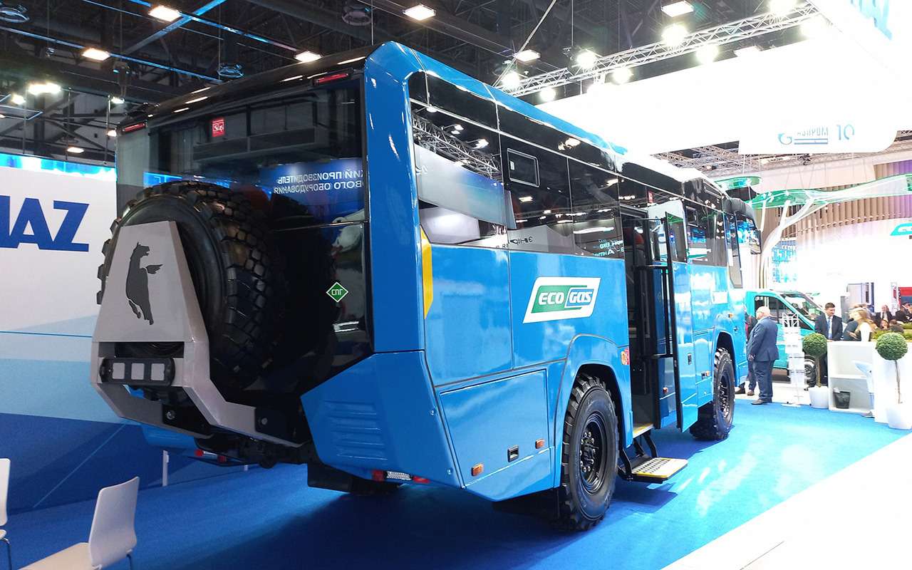КАМАЗ презентовал новый автобус-вездеход — первые фото — фото 1359757