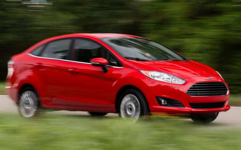 На наш взгляд, Ford Fiesta недооценена российскими покупателями. Машина предлагает хорошую управляемость и оригинальный дизайн