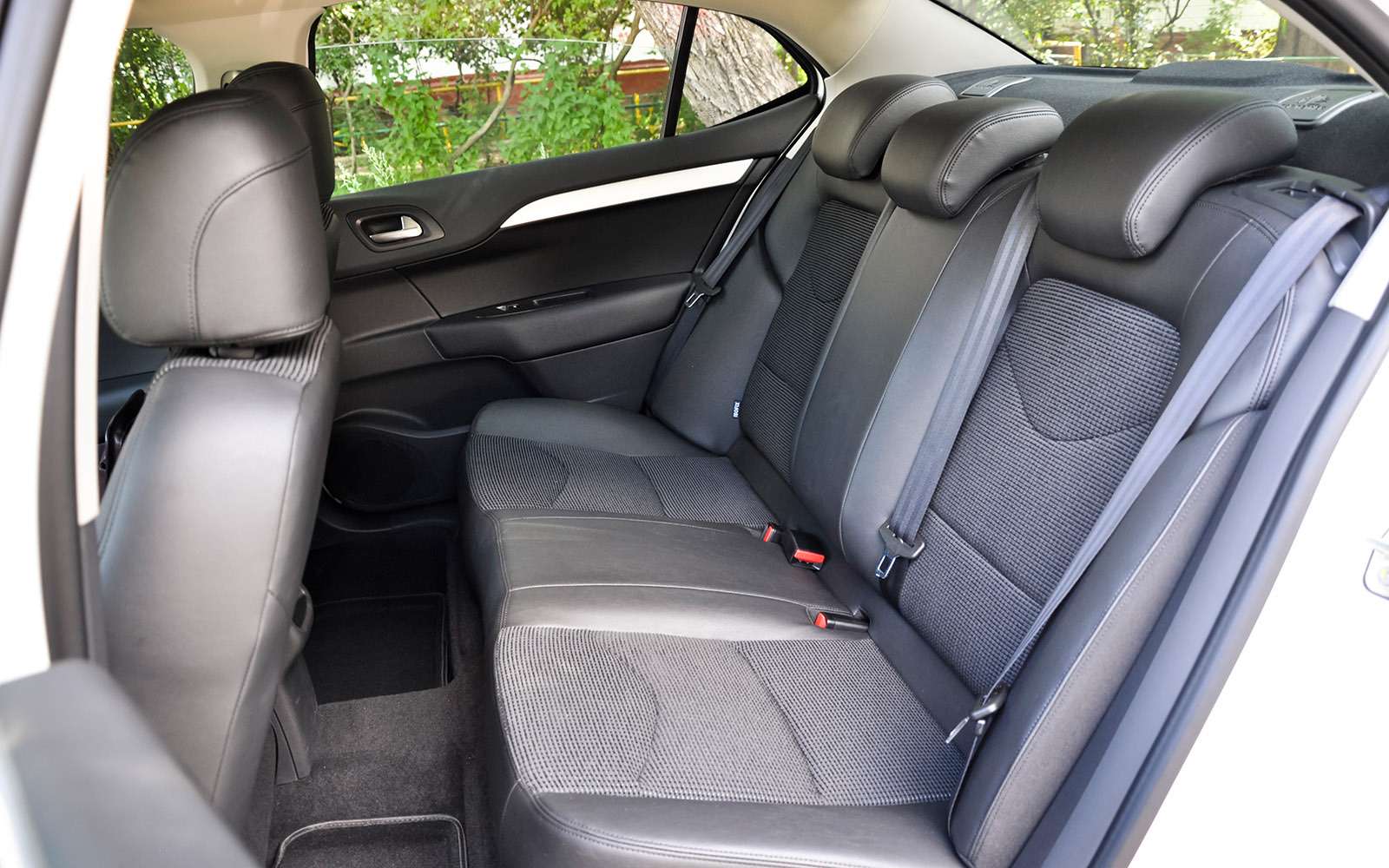 Обновленный Citroen C4 sedan: да будет свет! — фото 640442