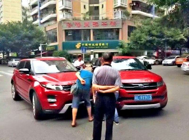 Атака клона: в Китае столкнулись Range Rover Evoque и его копия — фото 615396
