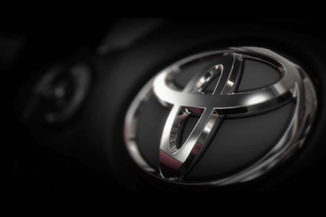 New Toyota RAV4 teaser 17_no_copyright